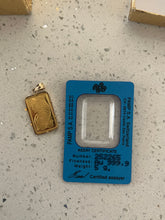 Cargar imagen en el visor de la galería, 24KT Pamp Suisee Fortuna 5gr Bar + 14KT Bezel
