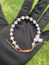 Load image into Gallery viewer, Adjustable Fresh Pearl Bracelet w/ Gold Plated Beads
